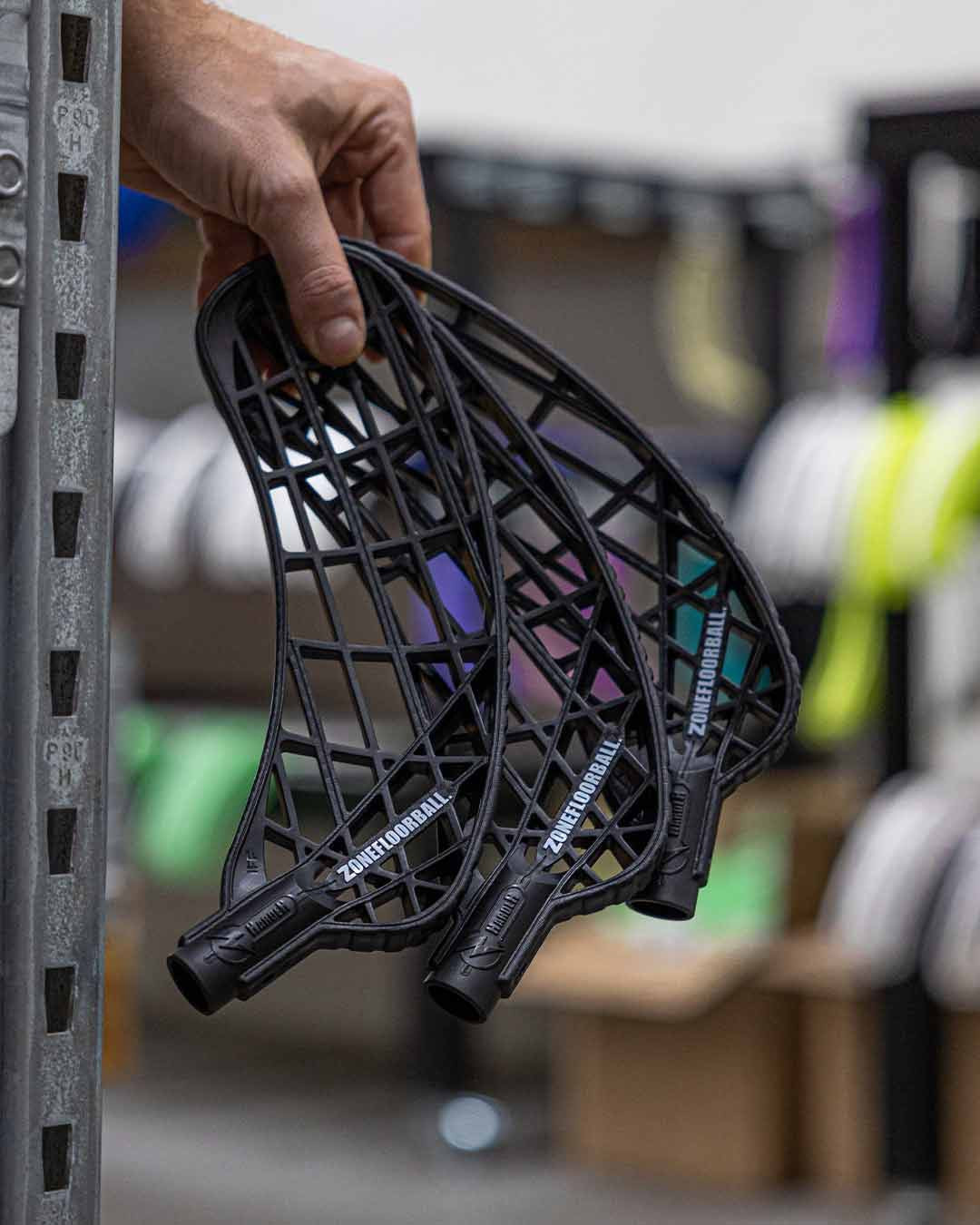 BLADE HARDER BLACK (PE)