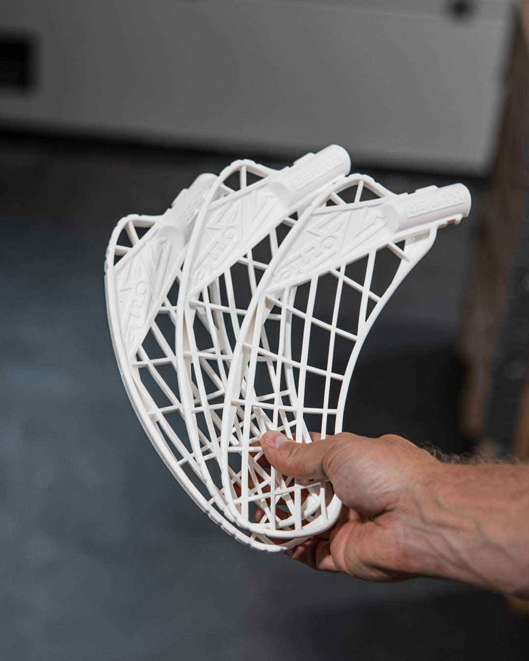 BLADE HYPER RECYCLED WHITE (PE)